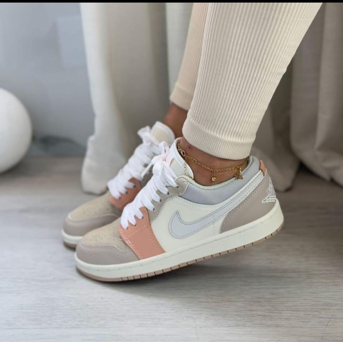 NIKE JORDAN LOW