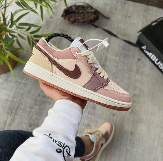 NIKE JORDAN LOW