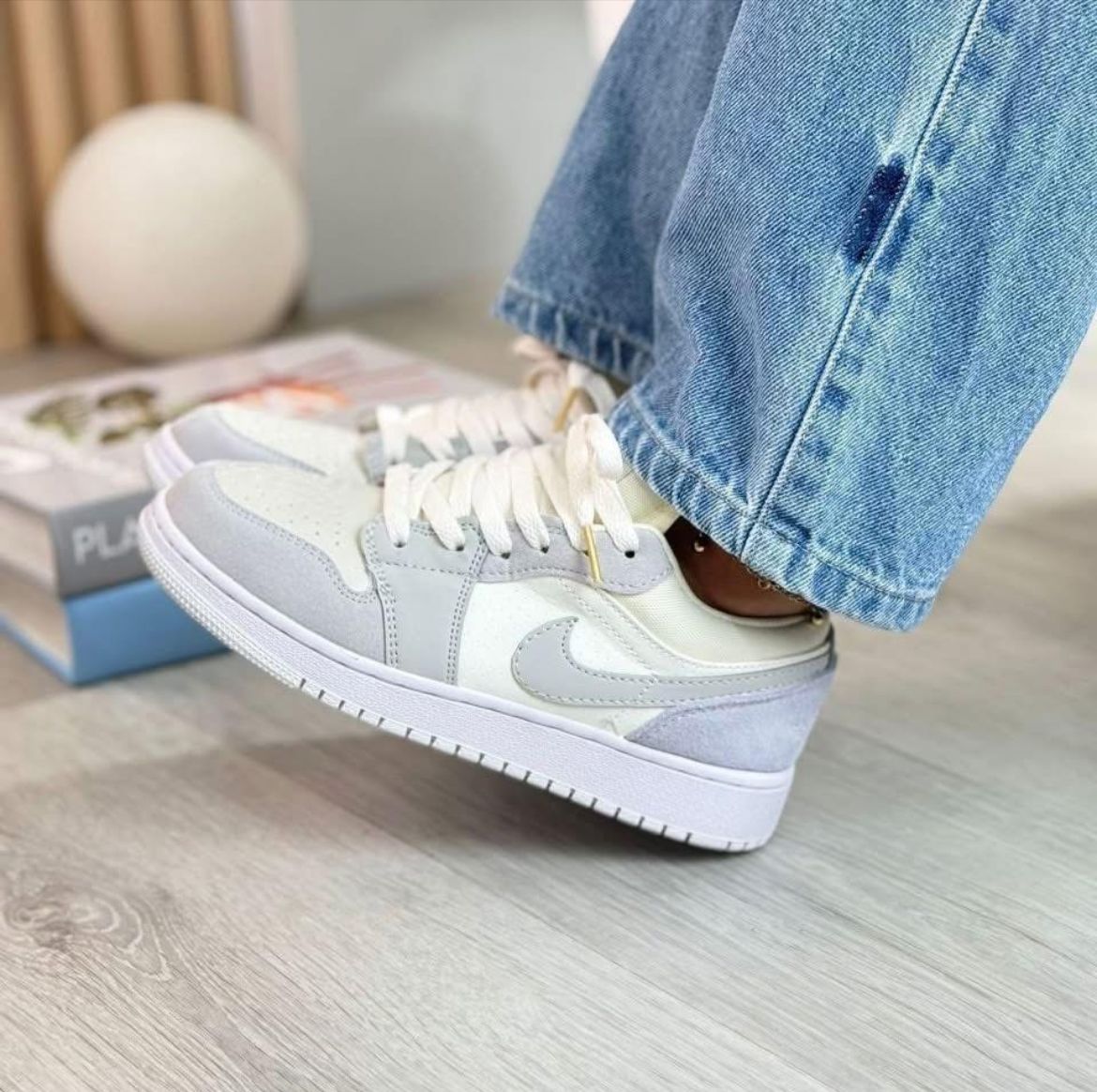 NIKE JORDAN LOW